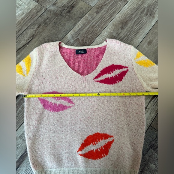 VICI Sweater - Picture 4 of 5